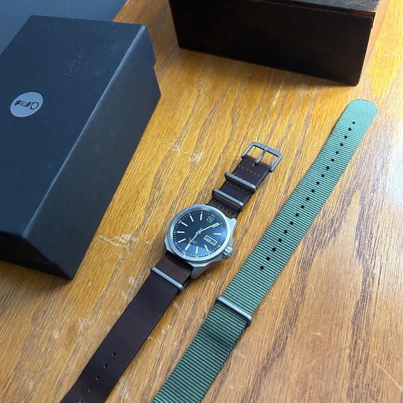 Big idea Design Titanium Field Watch Automatic - Picture 3 of 12